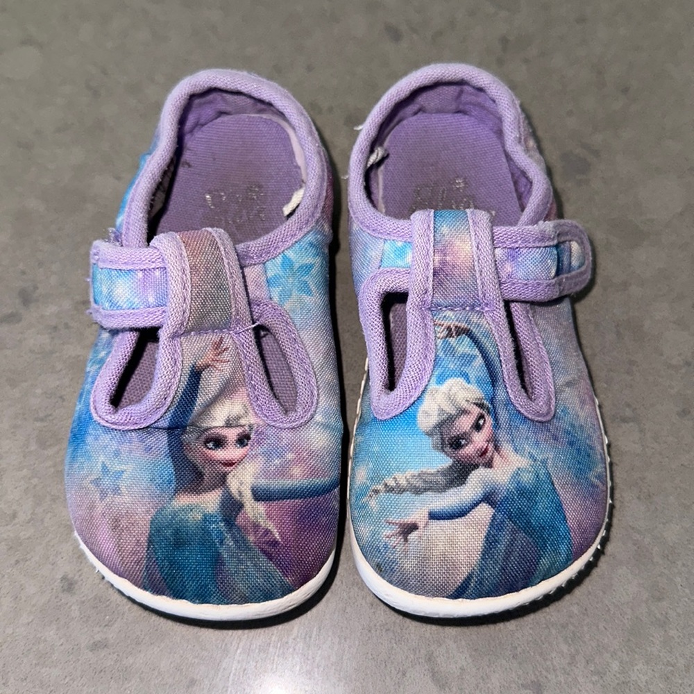 🏷️5 for $25🏷️ Frozen toddler girl shoes, size 7.5 toddler